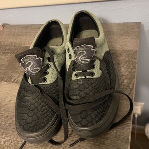 VANS HARRY POTTER SLYTHERIN ERA
SNEAKERS SHOES US M 6.5 US W 8.0